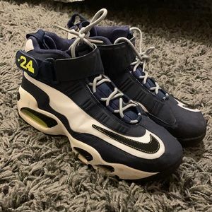 Air Griffey Max 1 Midnight Navy Size 10.5 BRAND NEW INSOLES. Fairly Worn.